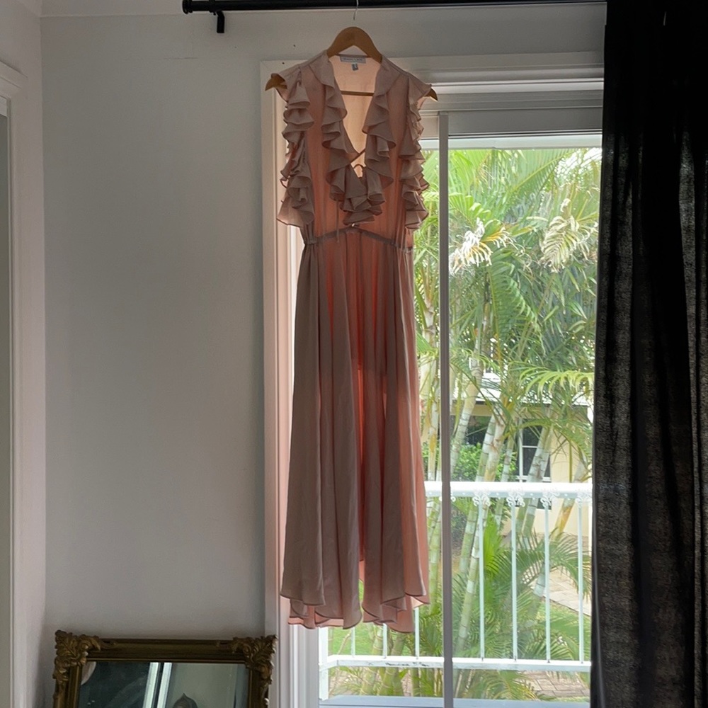 Beautiful oyster coloured long flowy dress - Picture 1 of 1